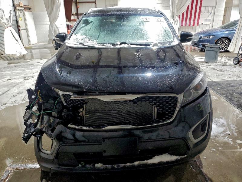 Photo 5 from auction – 2018 KIA SORENTO LX with VIN 5XYPGDA37JG413491