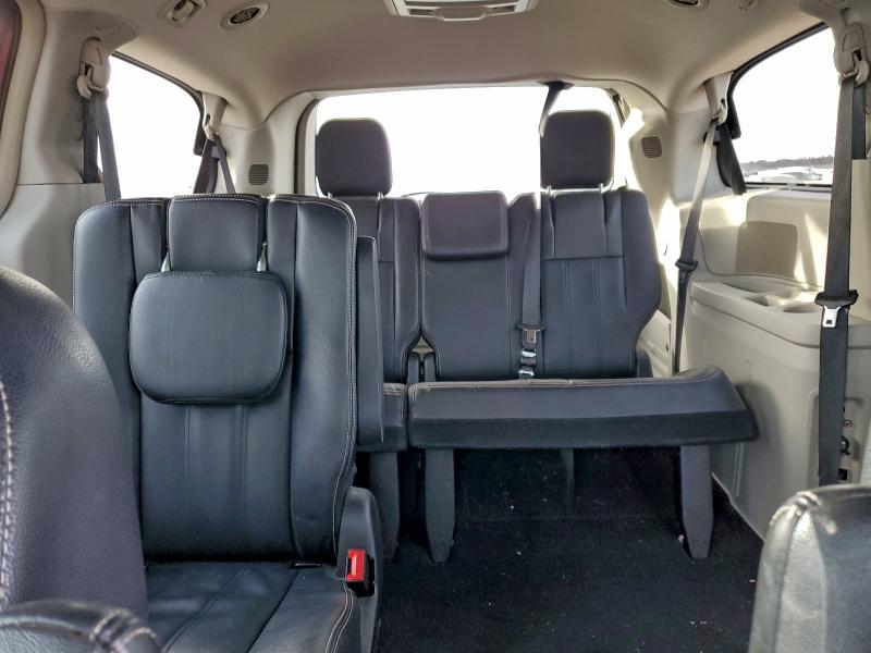 Photo 10 from auction – 2016 CHRYSLER TOWN & COU with VIN 2C4RC1BG2GR269079