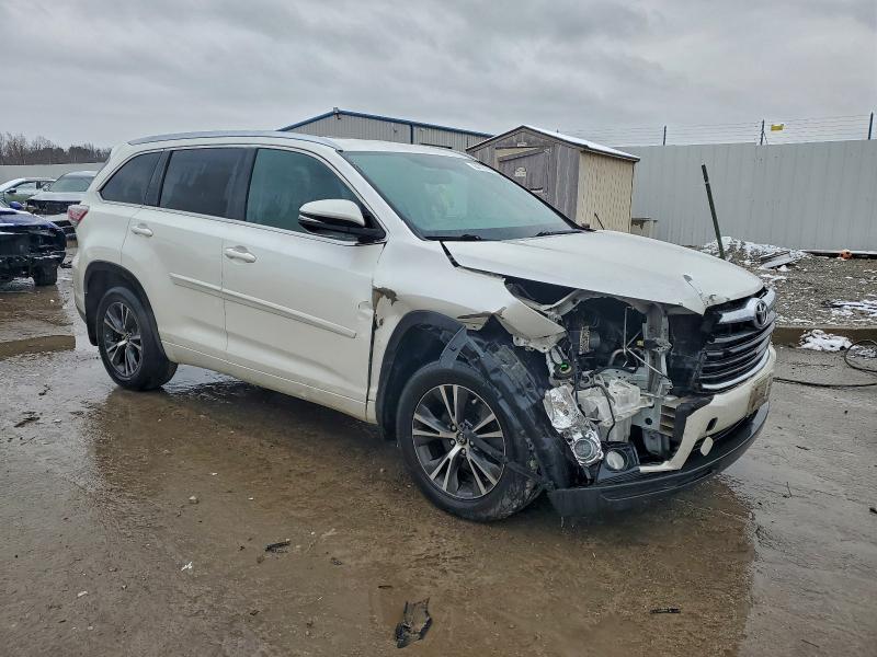 Photo 4 from auction – 2016 TOYOTA HIGHLANDER with VIN 5TDJKRFH5GS322138