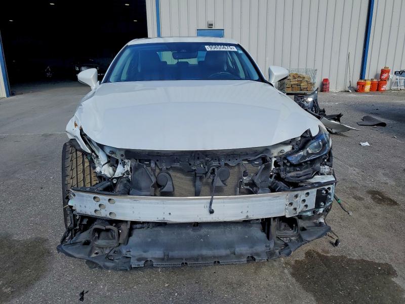 Photo 5 from auction – 2017 LEXUS IS 200T with VIN JTHBA1D20H5042818