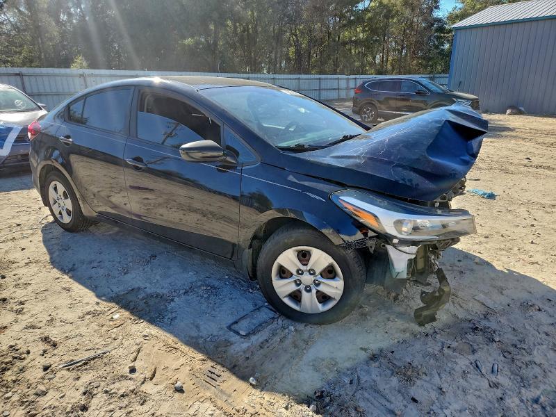 Photo 4 from auction – 2017 KIA FORTE LX with VIN 3KPFK4A70HE153570
