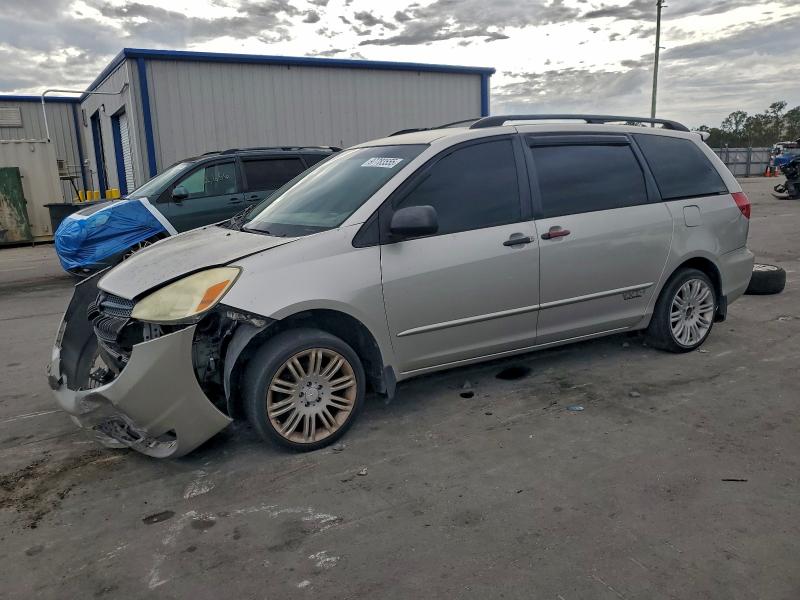 TOYOTA SIENNA 2004 with VIN 5TDZA23C44S026402 - Photo from auction