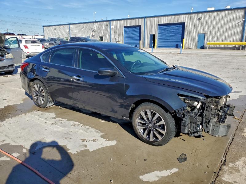 Photo 4 from auction – 2017 NISSAN ALTIMA 2.5 with VIN 1N4AL3AP8HC152746