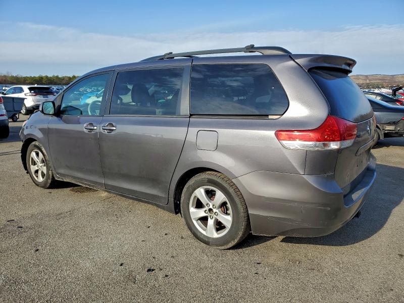 Photo 2 from auction – 2011 TOYOTA SIENNA LE with VIN 5TDKK3DC0BS033718