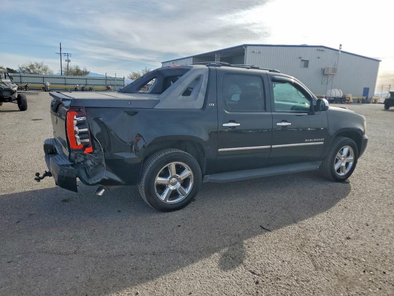 Photo 3 from auction – 2011 CHEVROLET AVALANCHE with VIN 3GNMCGE0XBG355273