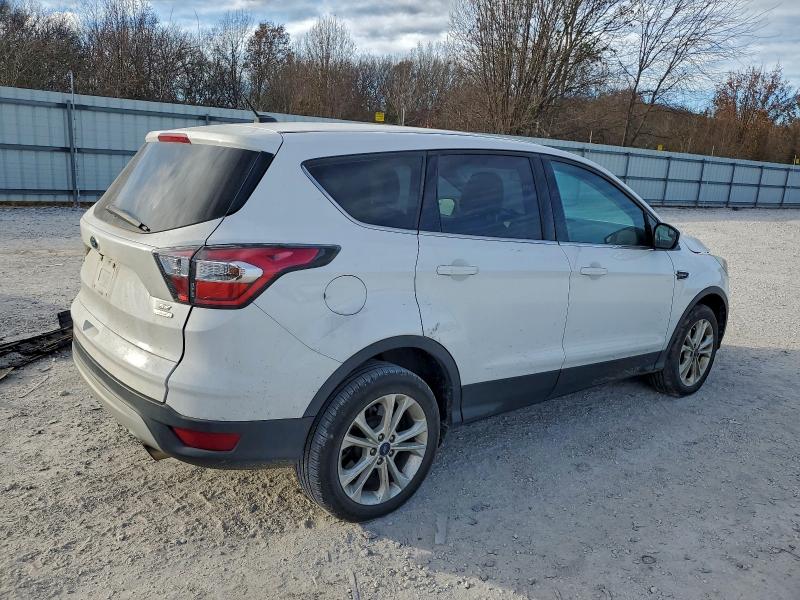 Photo 3 from auction – 2017 FORD ESCAPE SE with VIN 1FMCU0G94HUB46441