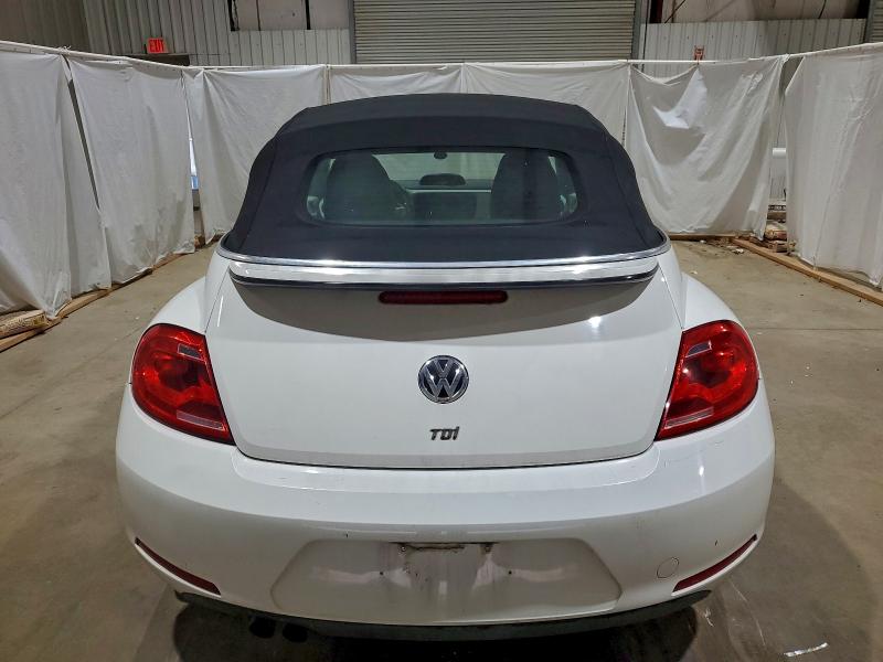 Photo 6 from auction – 2014 VOLKSWAGEN BEETLE with VIN 3VW5L7AT1EM802301
