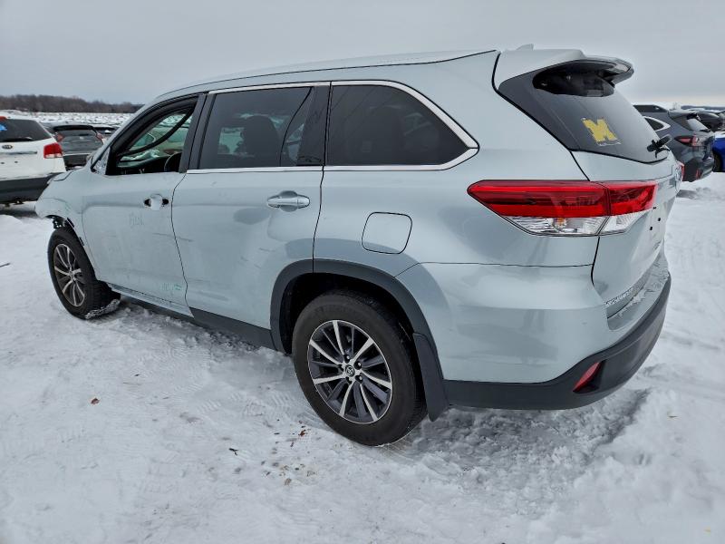 Photo 2 from auction – 2019 TOYOTA HIGHLANDER with VIN 5TDJZRFH6KS581077