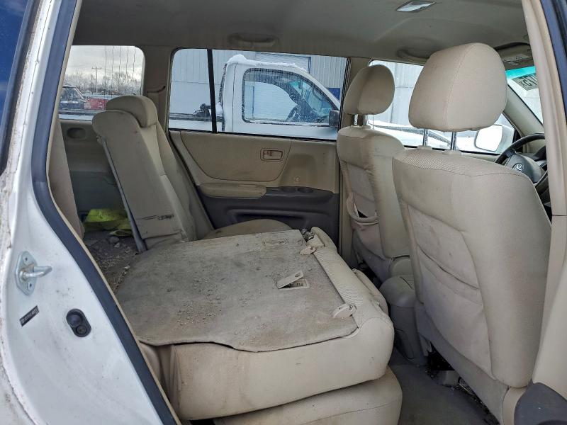 Photo 11 from auction – 2004 TOYOTA HIGHLANDER with VIN JTEGP21A140032521