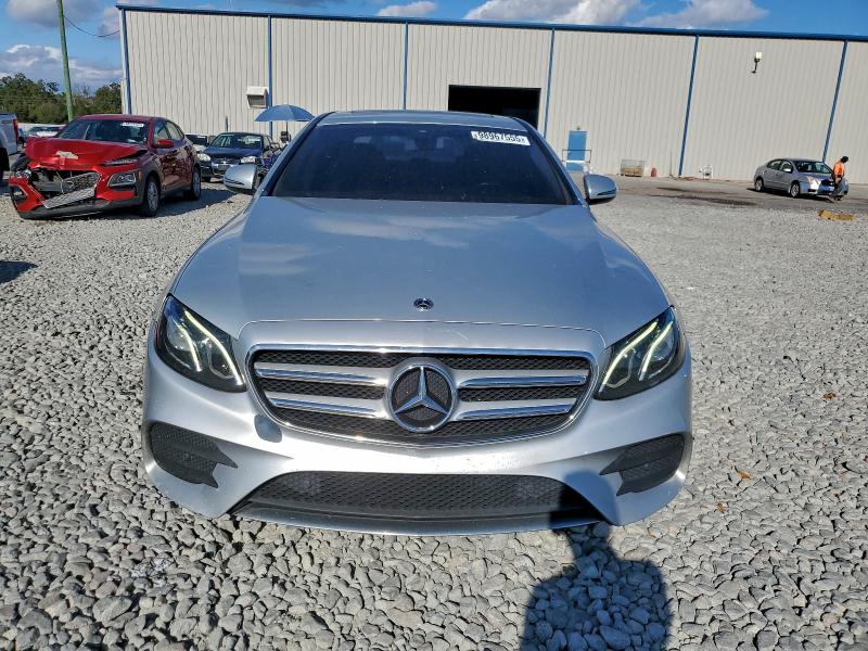 Photo 5 from auction – 2018 MERCEDES-BENZ E 300 with VIN WDDZF4JB8JA308936