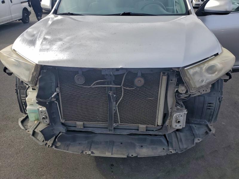 Photo 12 from auction – 2013 TOYOTA HIGHLANDER with VIN 5TDZA3EH4DS044445