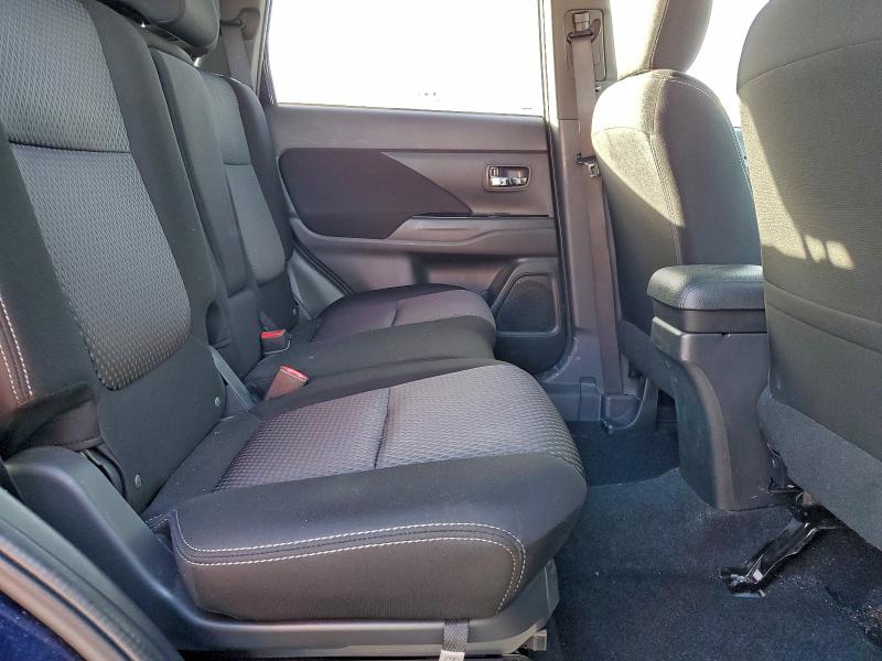 Photo 11 from auction – 2018 MITSUBISHI OUTLANDER with VIN JA4AZ3A3XJZ018677