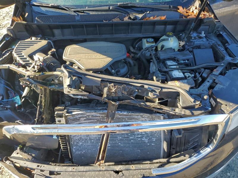 Photo 12 from auction – 2017 GMC ACADIA SLT with VIN 1GKKNWLS1HZ229213