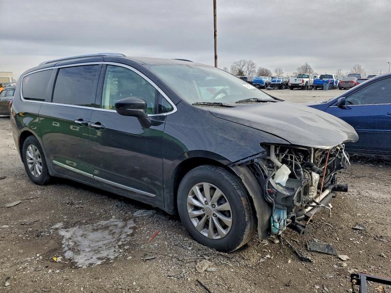 Photo 4 from auction – 2018 CHRYSLER PACIFICA T with VIN 2C4RC1BG9JR227659