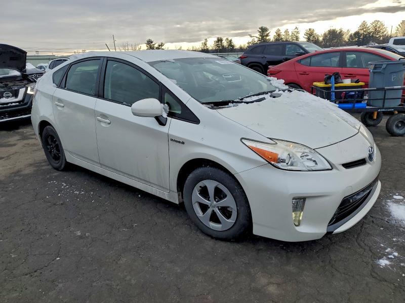 Photo 4 from auction – 2015 TOYOTA PRIUS with VIN JTDKN3DU7F0446177