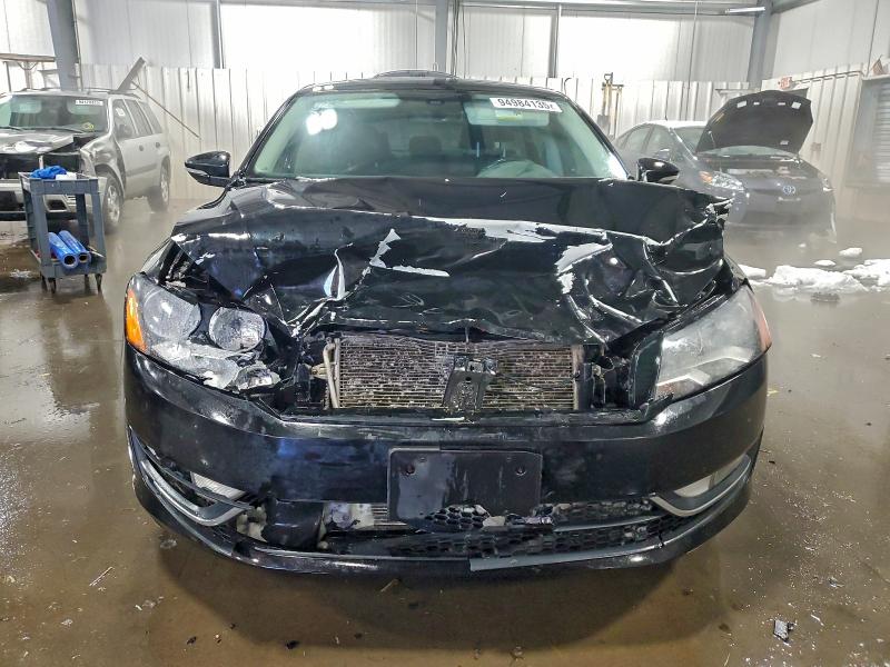Photo 5 from auction – 2012 VOLKSWAGEN PASSAT SEL with VIN 1VWCN7A35CC046763