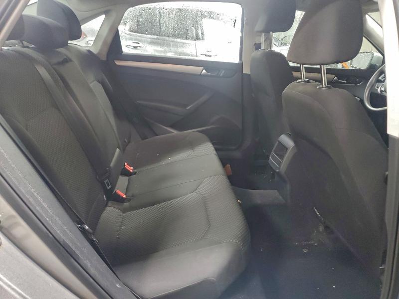 Photo 10 from auction – 2014 VOLKSWAGEN PASSAT S with VIN 1VWAP7A32EC009416