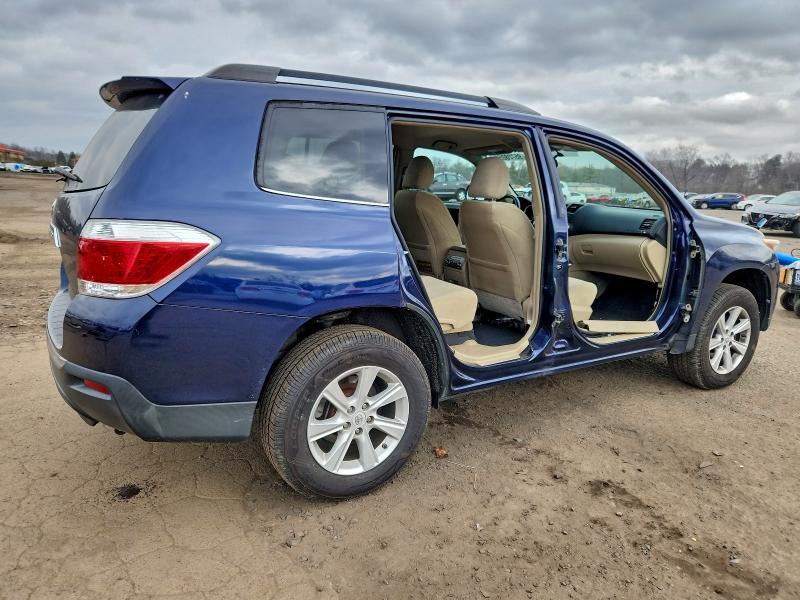 Photo 3 from auction – 2012 TOYOTA HIGHLANDER with VIN 5TDBK3EH7CS160185