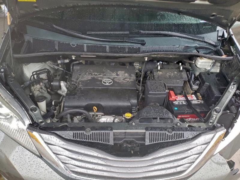 Photo 12 from auction – 2012 TOYOTA SIENNA XLE with VIN 5TDYK3DC6CS269138