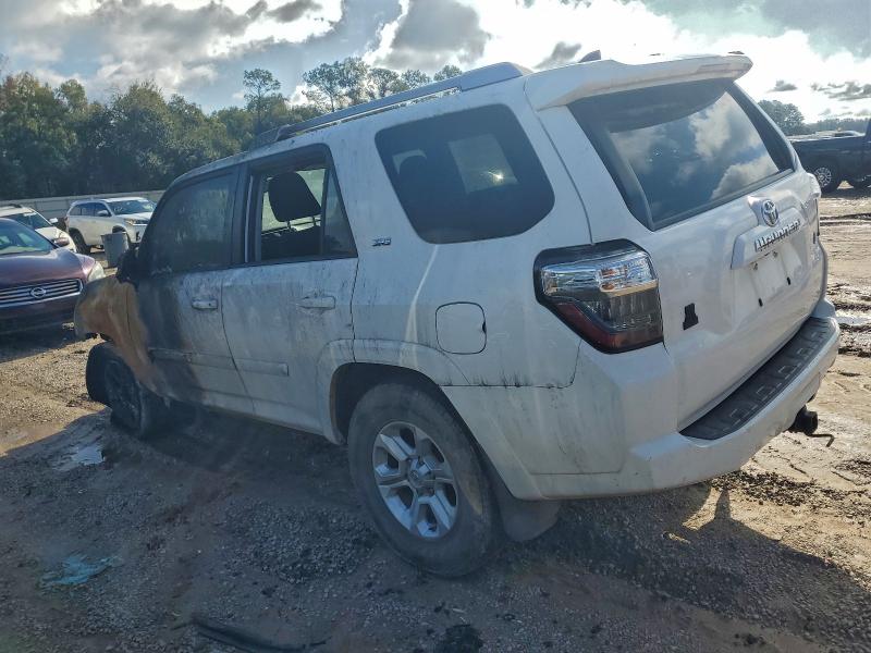 Photo 2 from auction – 2017 TOYOTA 4RUNNER SR with VIN JTEBU5JR6H5444839