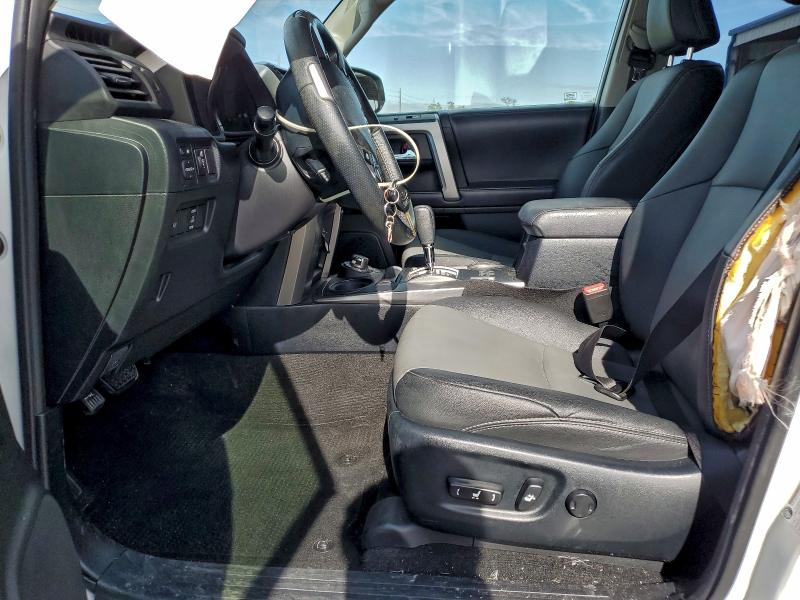 Photo 7 from auction – 2019 TOYOTA 4RUNNER SR with VIN JTEBU5JR4K5729790