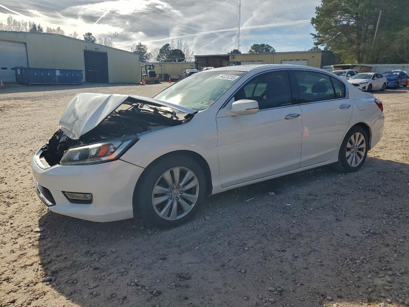 HONDA ACCORD 2013 with VIN 1HGCR3F83DA010704 - Photo from auction