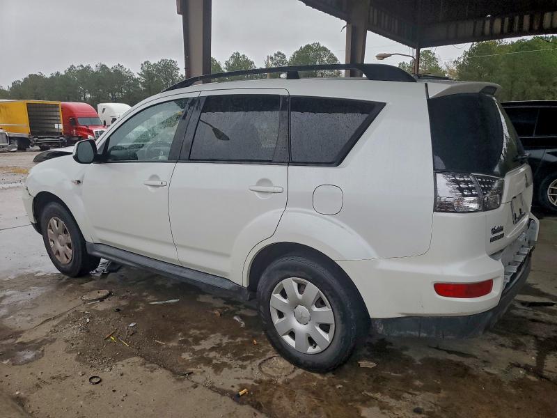 Photo 2 from auction – 2011 MITSUBISHI OUTLANDER with VIN JA4AS2AWXBU037754