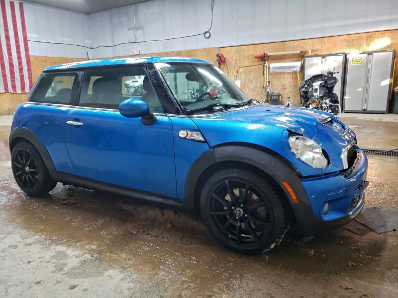 Photo 4 from auction – 2010 MINI COOPER S with VIN WMWMF7C57ATX44403