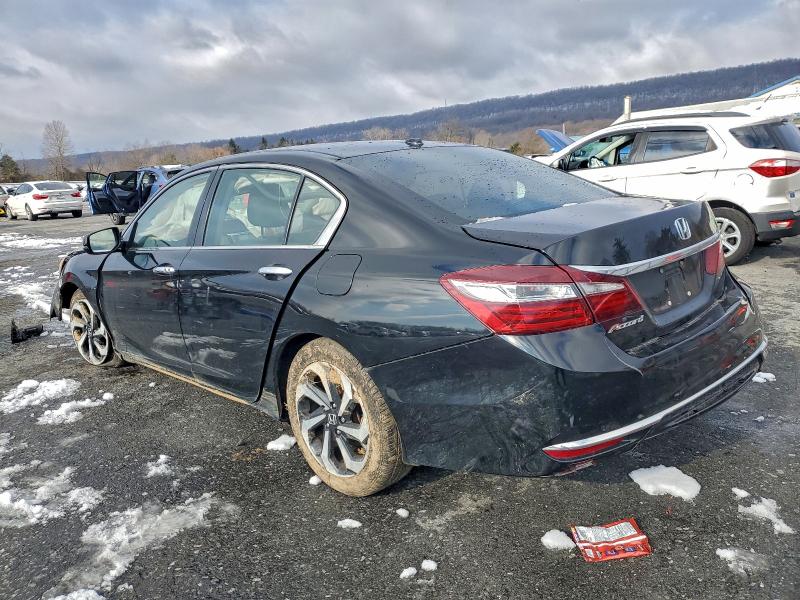 Photo 2 from auction – 2017 HONDA ACCORD with VIN 1HGCR2F75HA177802