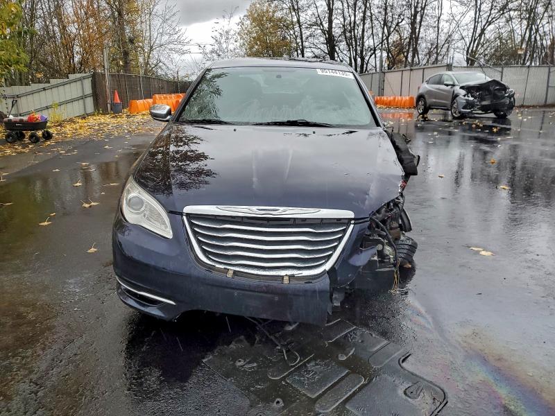 Photo 5 from auction – 2012 CHRYSLER 200 LIMITE with VIN 1C3CCBCG3CN308798
