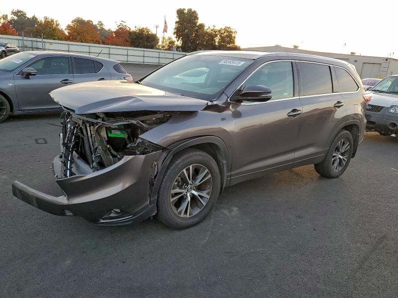 TOYOTA HIGHLANDER 2016 with VIN 5TDJKRFH1GS336800 - Photo from auction