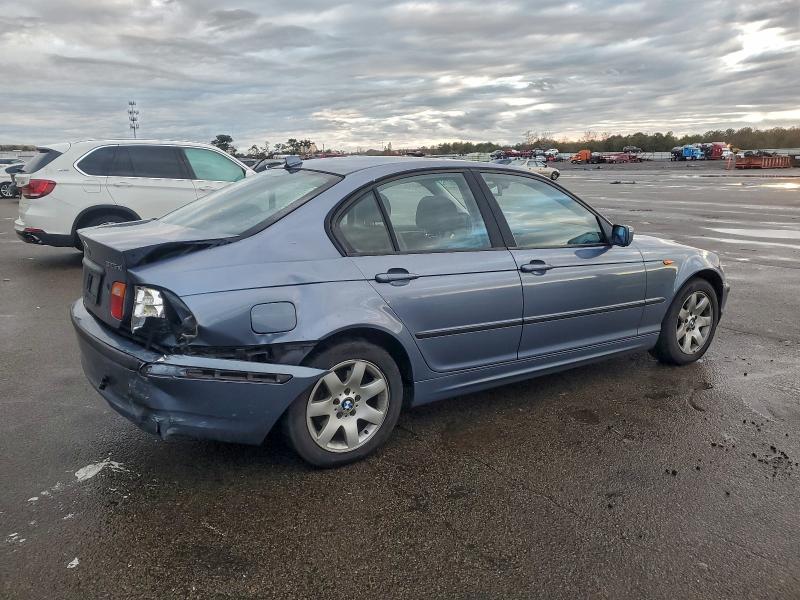 Photo 3 from auction – 2004 BMW 325 XI with VIN WBAEU33494PR12730