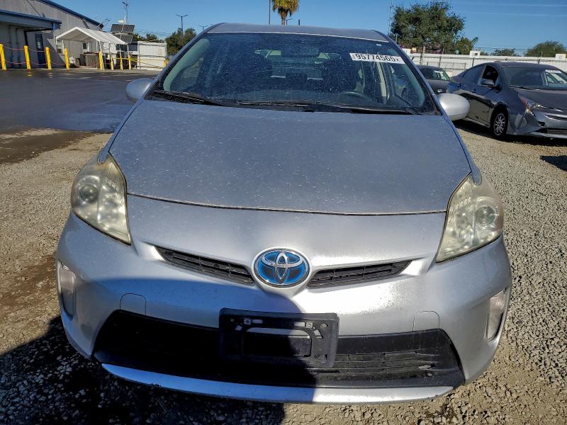 Photo 5 from auction – 2013 TOYOTA PRIUS with VIN JTDKN3DU9D5678327
