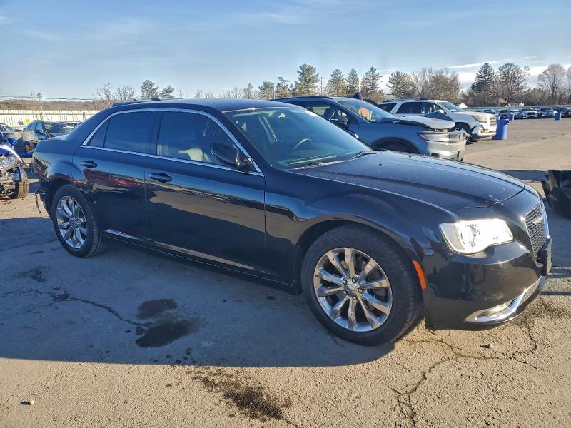 Photo 4 from auction – 2015 CHRYSLER 300 LIMITE with VIN 2C3CCARG2FH894439