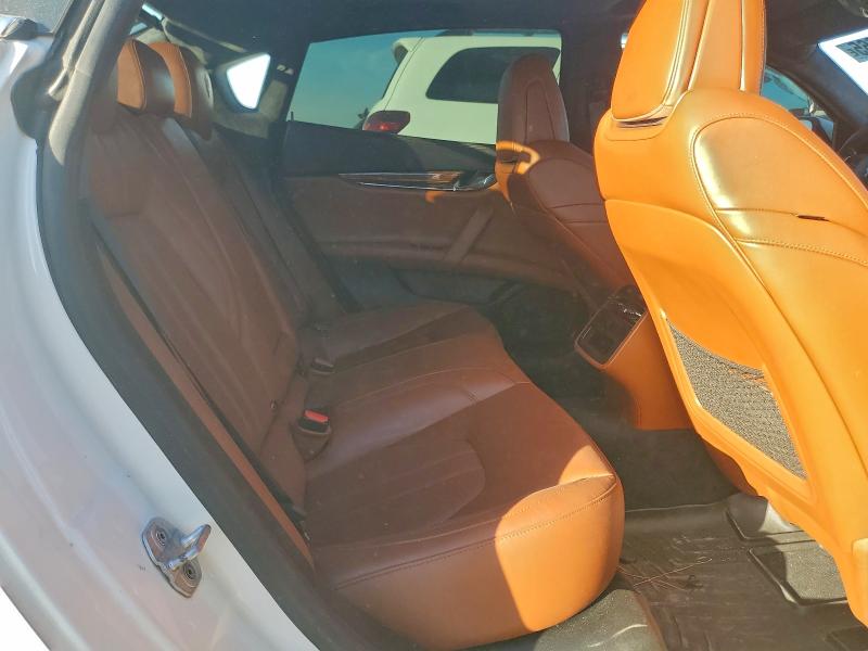 Photo 10 from auction – 2017 MASERATI QUATTROPOR with VIN ZAM56RPS6H1246911