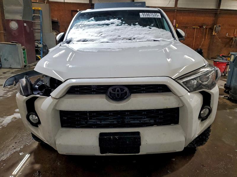 Photo 5 from auction – 2019 TOYOTA 4RUNNER SR with VIN JTEBU5JR8K5631958
