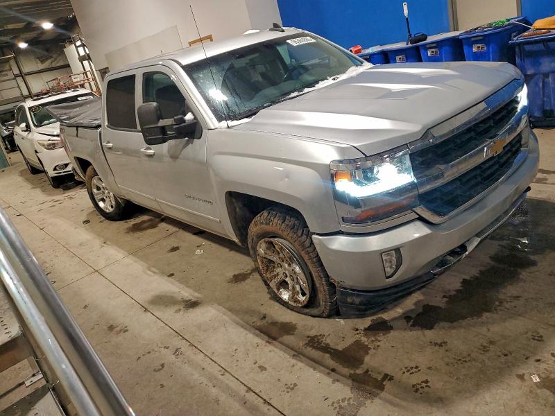 Photo 4 from auction – 2018 CHEVROLET SILVERADO with VIN 3GCUKREC7JG293976