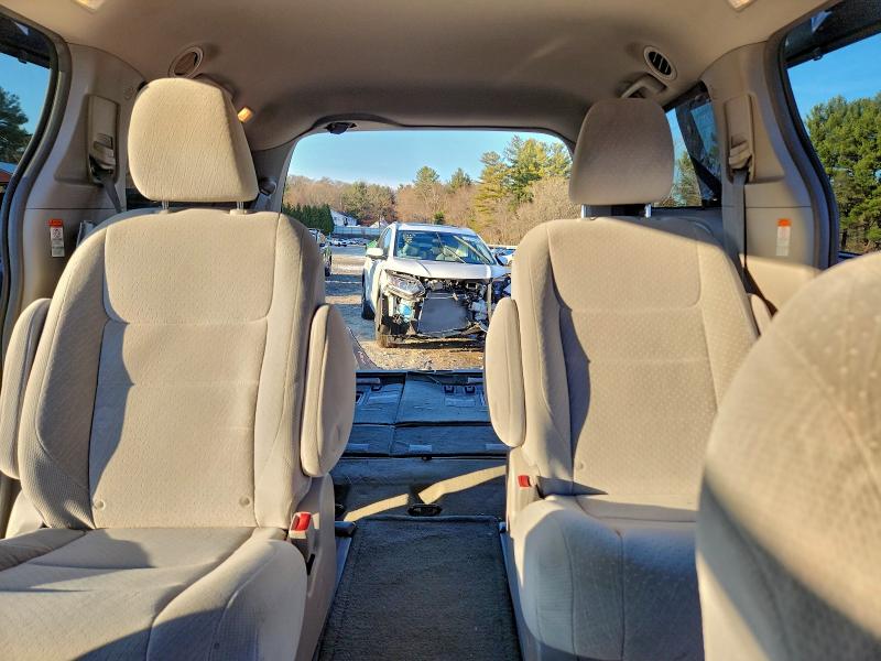 Photo 10 from auction – 2015 TOYOTA SIENNA LE with VIN 5TDJK3DCXFS114419