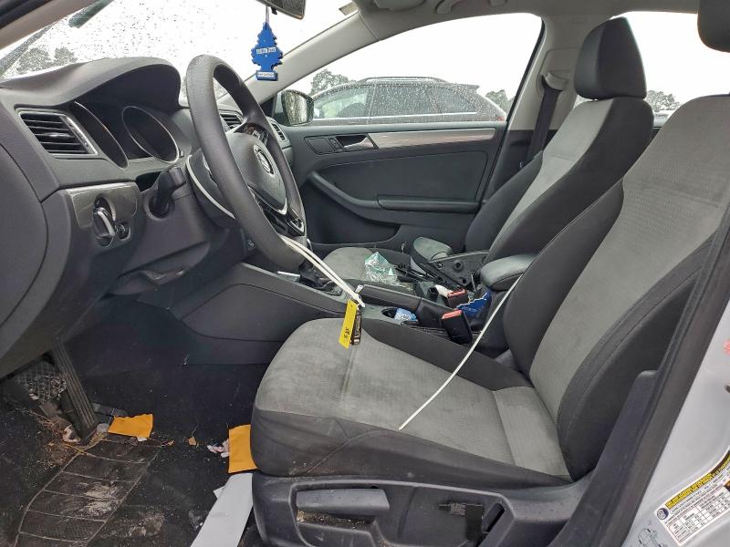 Photo 7 from auction – 2018 VOLKSWAGEN JETTA S with VIN 3VW2B7AJ1JM260857