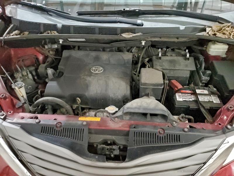 Photo 12 from auction – 2014 TOYOTA SIENNA XLE with VIN 5TDYK3DC7ES411631