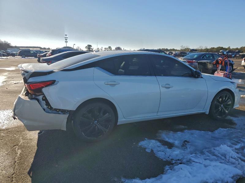 Photo 3 from auction – 2022 NISSAN ALTIMA SR with VIN 1N4BL4CW6NN314260