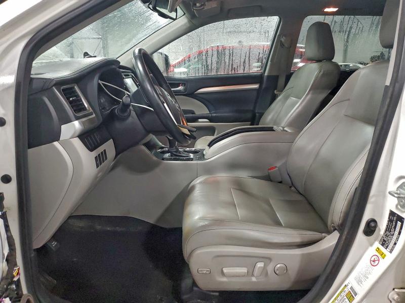 Photo 7 from auction – 2015 TOYOTA HIGHLANDER with VIN 5TDJKRFH6FS092298