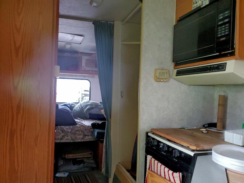 صورة رقم 6 من المزاد - 1995 FORD E350 RV مع VIN 1FDKE30G0SHB63417