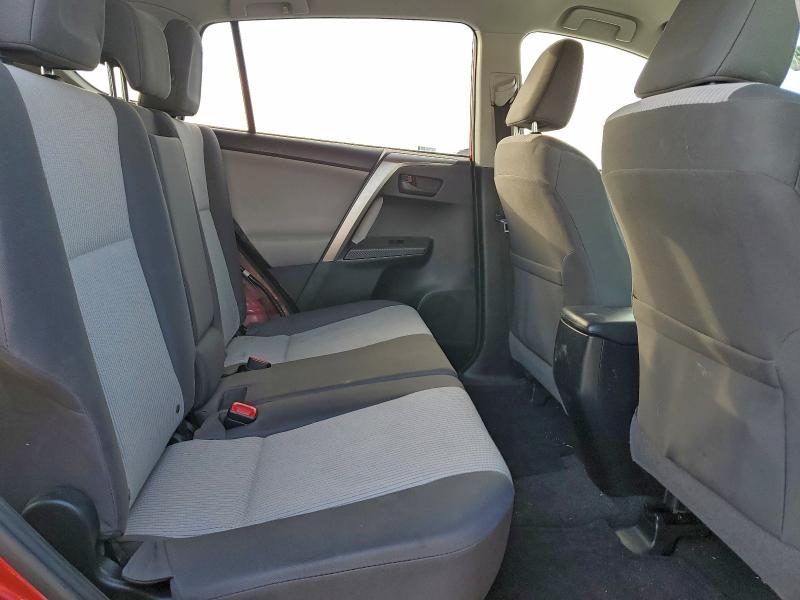 Photo 11 from auction – 2015 TOYOTA RAV4 LE with VIN JTMZFREV3FJ056564