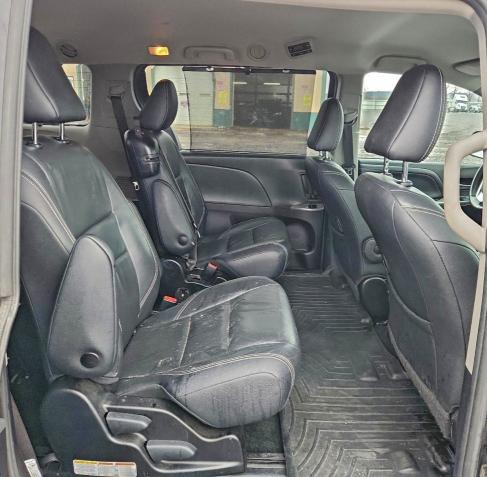 Photo 11 from auction – 2018 TOYOTA SIENNA SE with VIN 5TDXZ3DC9JS907113