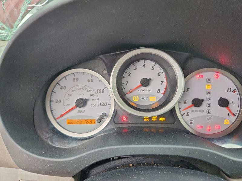 Photo 9 from auction – 2005 TOYOTA RAV4 with VIN JTEGD20V950095851