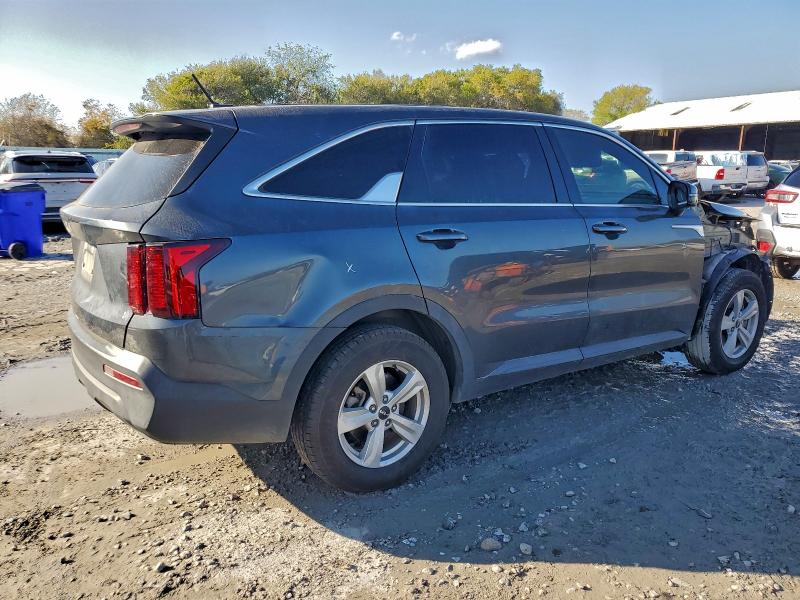 Photo 3 from auction – 2023 KIA SORENTO with VIN 5XYRG4LC5PG181102