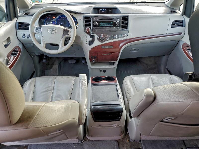 Photo 8 from auction – 2014 TOYOTA SIENNA XLE with VIN 5TDYK3DC6ES425990
