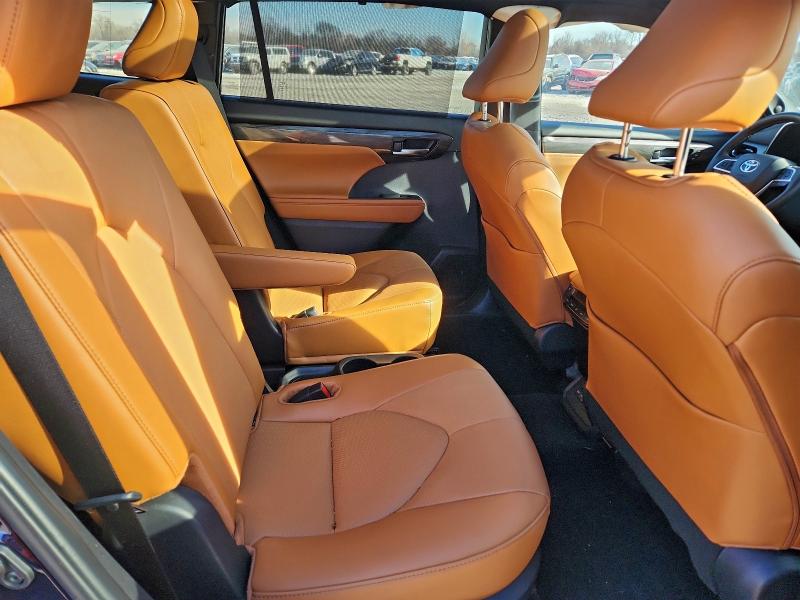 Photo 11 from auction – 2025 TOYOTA HIGHLANDER with VIN 5TDEBRCH2SS666296