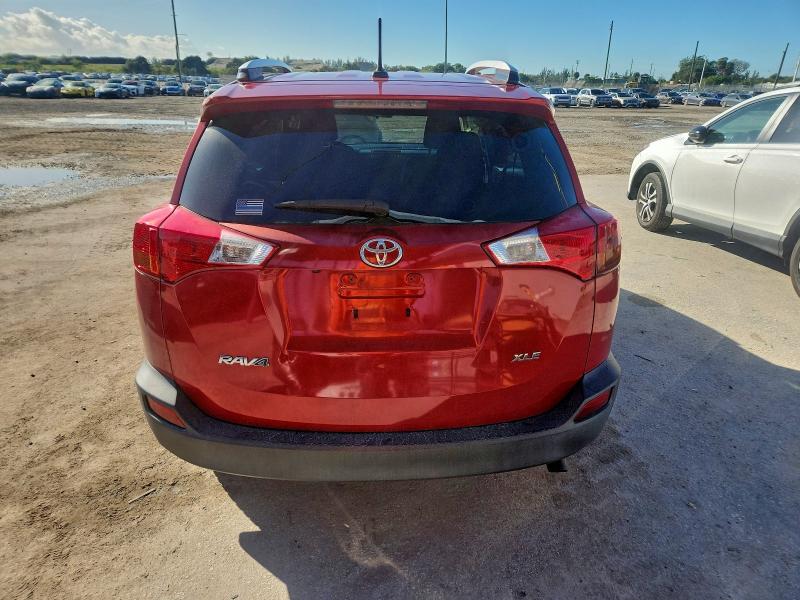 Photo 6 from auction – 2015 TOYOTA RAV4 XLE with VIN JTMWFREV2FD077777